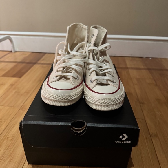 Chuck 70 Hi in Parchment, Garnet & Egret Converse - Men’s 4 l Women’s 6 - Picture 2 of 4